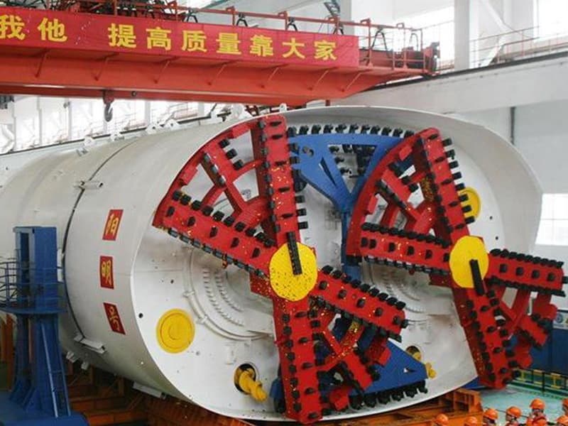 Single-bore double-track EPB shield machine