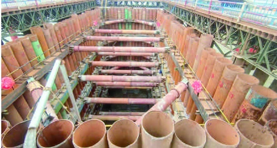 PC steel pipe pile cofferdam for water-side foundation construction.
