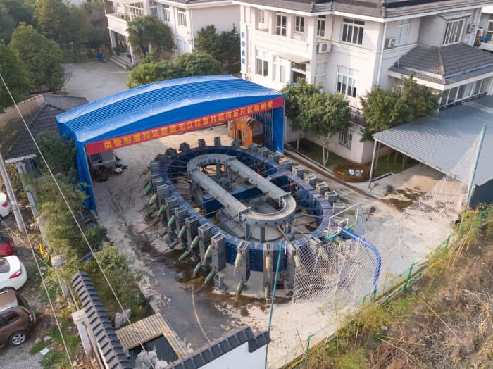 Quasi-rectangular tunnel segment testing platform
