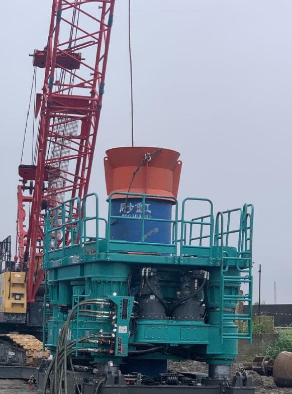 Full-rotation construction equipment