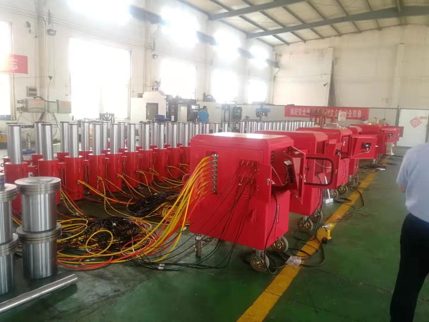 Hydraulic jack cluster or jacking equipment image