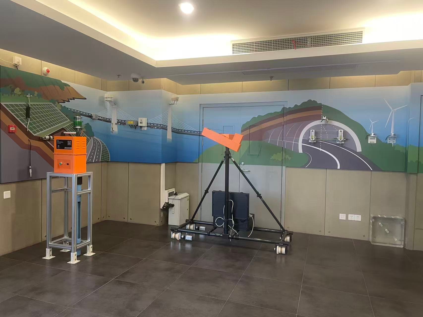 Toehold’s showroom presents intelligent monitoring, sensing and engineering testing equipment for civil infrastructure applications.
