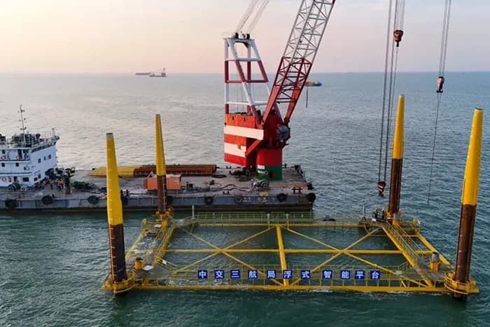 Offshore Photovoltaic Pile Foundation Installation Platform
