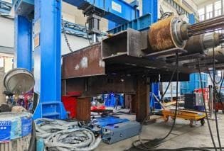 Full-scale welding / reinforcement test equipment
