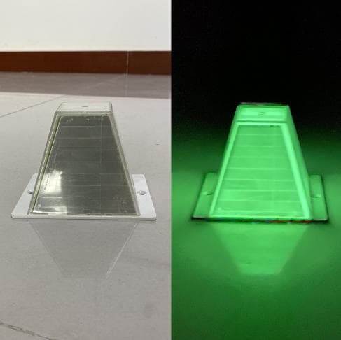 Self-luminous Road Signs and Visual Reference Products image 4